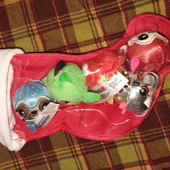 NWT Claire’s Exclusive Squeezamals Micro Christmas Plush Stocking With 5 Plush - Picture 2 of 6